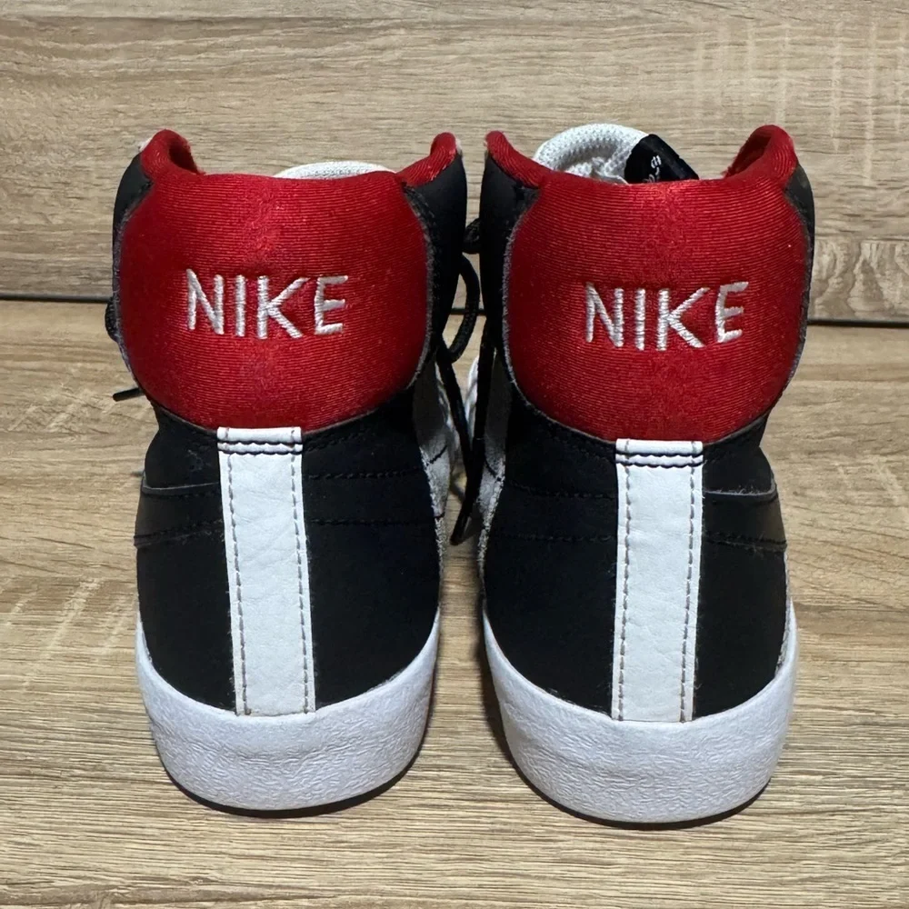 Nike Kids 4 Blazers Mid '77 Boys shoes size 4Y red black white leather sneakers